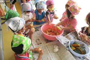 みんなで野菜の下ごしらえ-食育 クッキング
